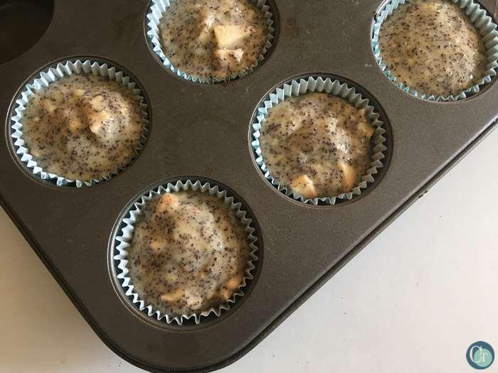 apple poppy seeds muffins